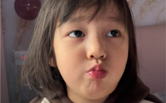 Tôi rất lo lắng về vấn đề sức khỏe của cô ấy…