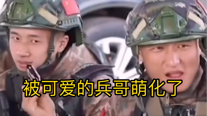 Tôi thực sự ghen tị với tình đồng chí yêu thương như vậy, nó khiến tôi rơi nước mắt