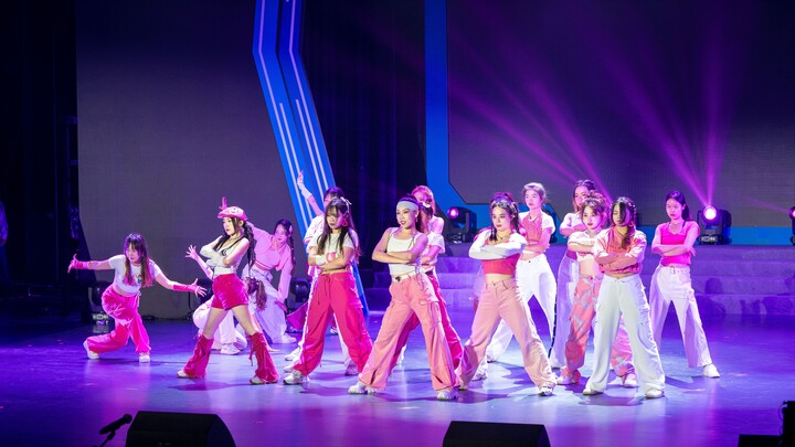 【BIT-U มหาวิทยาลัยอิเล็กทรอนิกส์และเทคโนโลยีเฉิงตู】นักศึกษาสาวเต้นคัฟเวอร์เพลง "Best Friends" อย่างเ