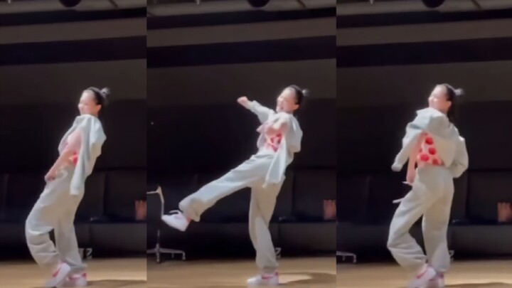 【JENNIE】Tarian versi cover dari ♬ Peaches ♬——Ruang latihan terbaru