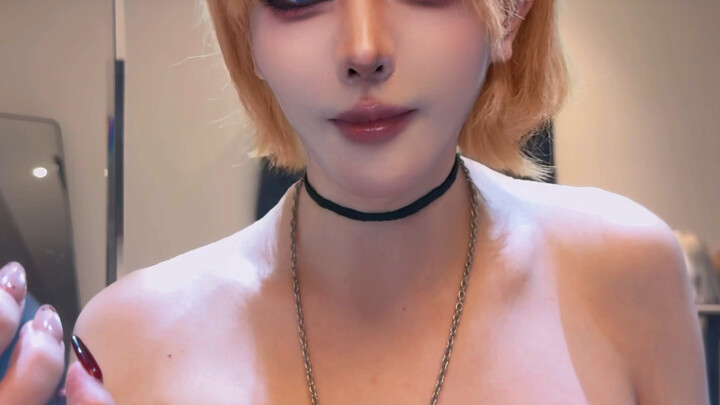 What should a crossdressing man do when going to a public bathhouse for a scrub?