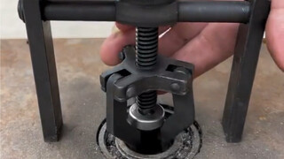 Do you know how to use the multifunctional inner ring puller?