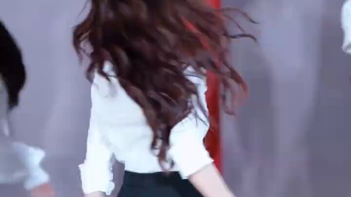 ตอนนี้ปี 2025 แล้ว ฉันยังคงทำหน้าที่แทน So Crazy อยู่เลย บ้าจริงๆ!