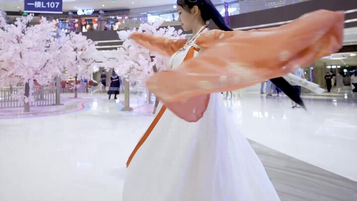 [Season of Joy] A fairy suddenly appeared in the crowd, it turned out to be [The Land of Etiquette]