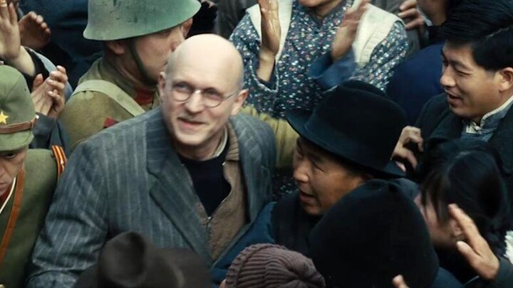 “他曾以一己之力拯救了二十万同胞！”