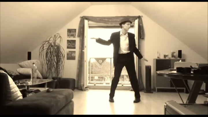 #Dance I need to popularize this kind of dance. Who is the first person I know of?