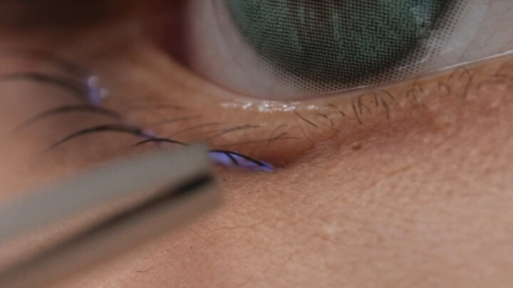 False Eyelash Application Tutorial