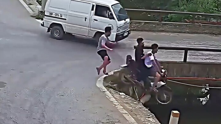 Kỹ năng bình thường vs Vua Phản Xạ