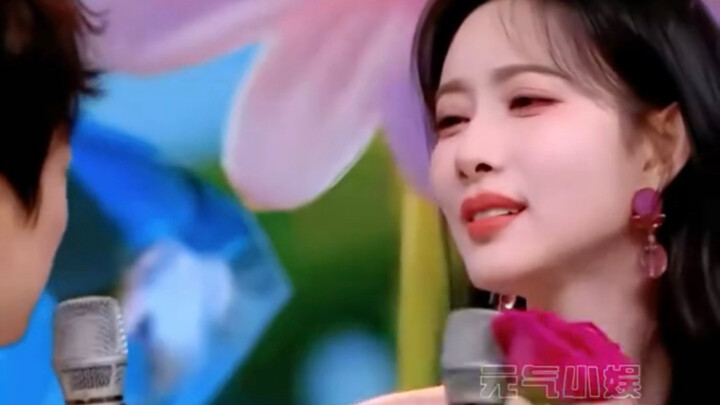 Giờ đây người thấy không thoải mái hẳn là Mạnh Tử Nghĩa rồi nhỉ. Ai hiểu chị Mộng của chúng ta đều b