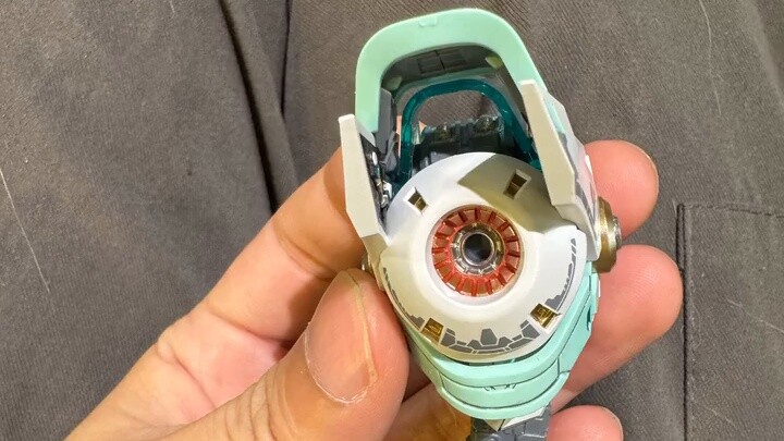 When a new plastic artist is a Virgo, he will get...