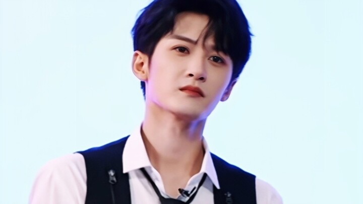 Actually, I really need this straight-shot video of the solo dance!! [Tan Jianci]