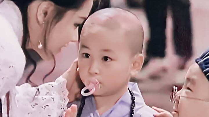 No one can resist such a cute little dragon!!!