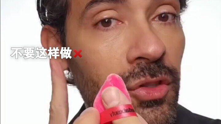 Pro Makeup Artist Vincent Ford Demos Setting & Concealing Techniques Live on Camera