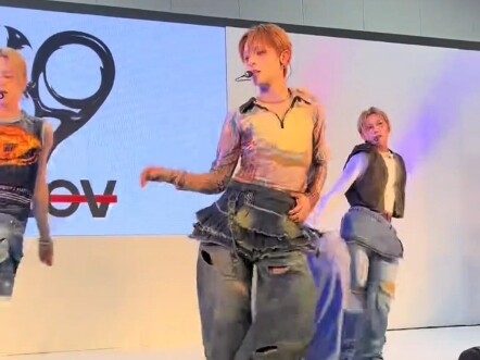 【xlov】เต้นคัฟเวอร์เพลง Move ของแทมิน ตื่นตาตื่นใจจริงๆ ฝีมือแบบนี้คู่ควรกับการโด่งดังเลย