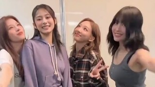 Tzuyu, Nayeon, Sana, Momo dance +全员lookatme