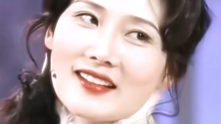 "ตอนที่เธอเดินขึ้นมาครั้งแรก ฉันรู้สึกว่าเธอเป็นคนคลาสสิกมาก"