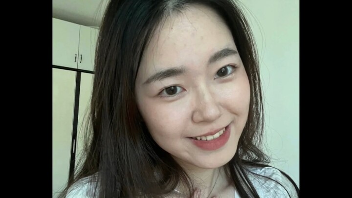 Hãy cùng cảm nhận sự khác biệt giữa trạng thái trên WeChat của các cô gái và con người thật của họ