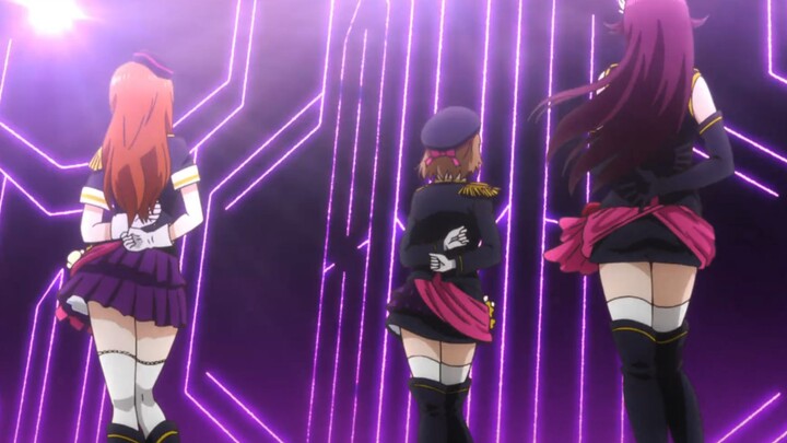 Mash-up of dancing scenes in animes