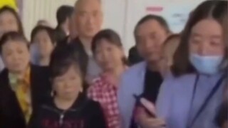 การเต้นรำแบบสแควร์แดนซ์เป็นส่วนหนึ่งในการสอบเข้ามหาวิทยาลัย และการเต้นรำแบบสแควร์แดนซ์ก็ได้ก่อให้เกิ
