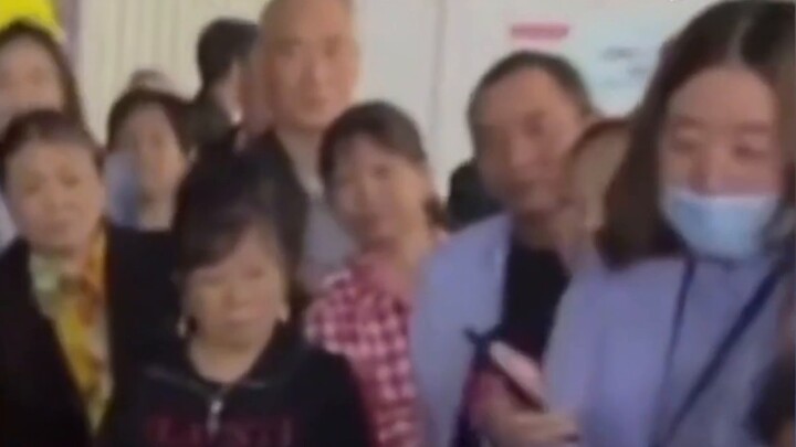 การเต้นรำแบบสแควร์แดนซ์เป็นส่วนหนึ่งในการสอบเข้ามหาวิทยาลัย และการเต้นรำแบบสแควร์แดนซ์ก็ได้ก่อให้เกิ