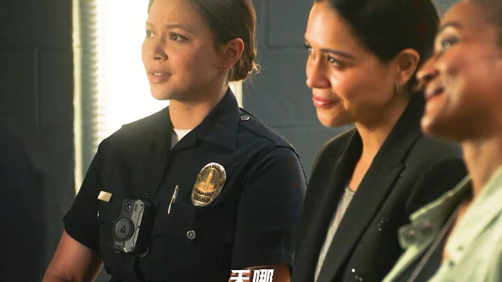 Anh cả không cười, anh hai cũng không