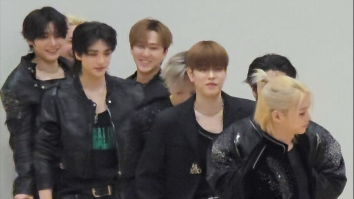 Stray Kids DO IT Dance Relay 11.22 FM