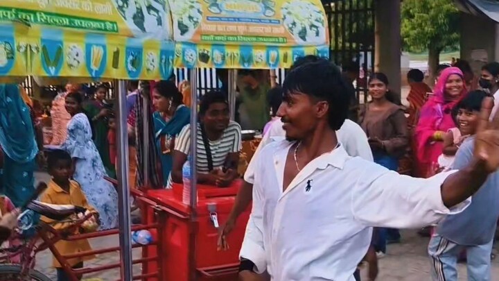 Funny 😂 Vibes Dance Public Video Short 😜