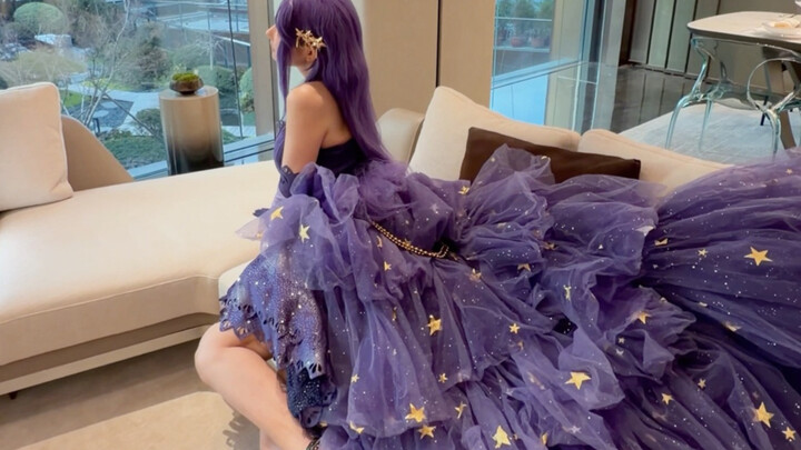Did she really move into a 30-million-yuan mansion just to shoot Starfield cosplay?