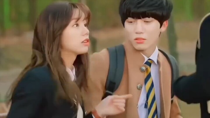 แม้ว่าเธอจะพูดไม่ค่อยน่าฟัง แต่ทุกประโยคล้วนเป็นการชมคนอื่นหมดเลย! ฮ่าๆๆ~