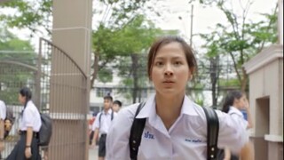 《ระวัง..สิ้นสุดทางเพื่อน》ต่อหน้าเธอที่โรงเรียนกับพ่อเธอต่างกันมาก
