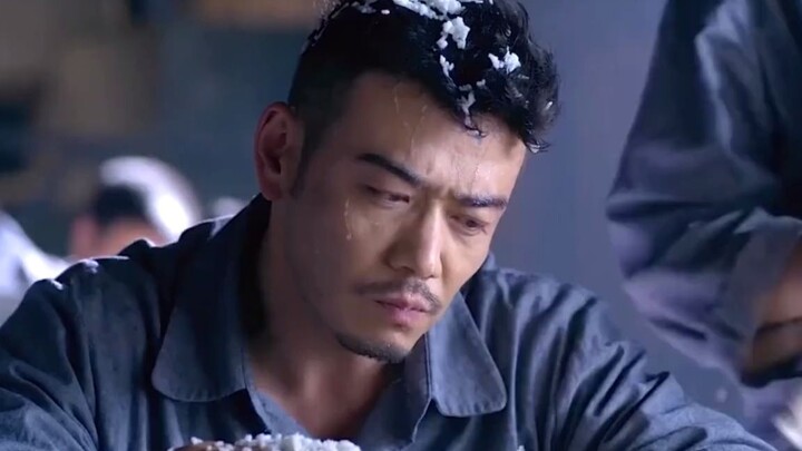 Đừng đùa với những người có tóc trong tù. Dễ hơn khi có thêm một người bạn hơn là có thêm một kẻ thù