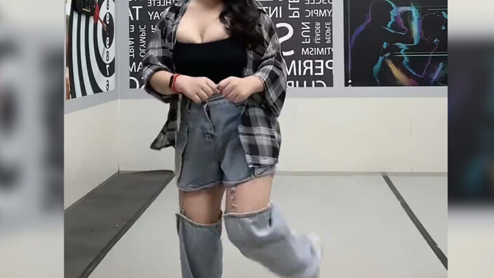 "With a figure like that, looks don’t matter anymore!"