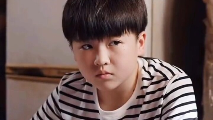 Mẹ ruột từng bước dồn ép, khiến tôi bị rối loạn phân liệt và bắt đầu nhìn thấy một phiên bản khác củ