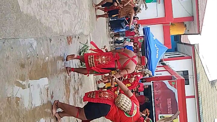aktraksi pasukan dayak
