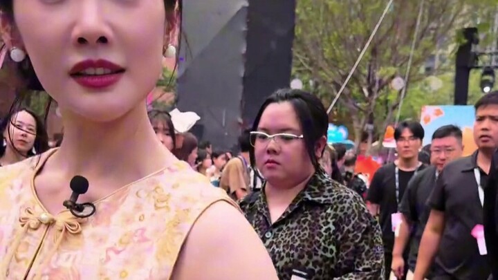 اتضح حقًا أن هناك مشاهير لا يحبون معجبيهم #لو يوتونغ #تشانغ يوشي #تشو شيو دان #متابعة المشاهير