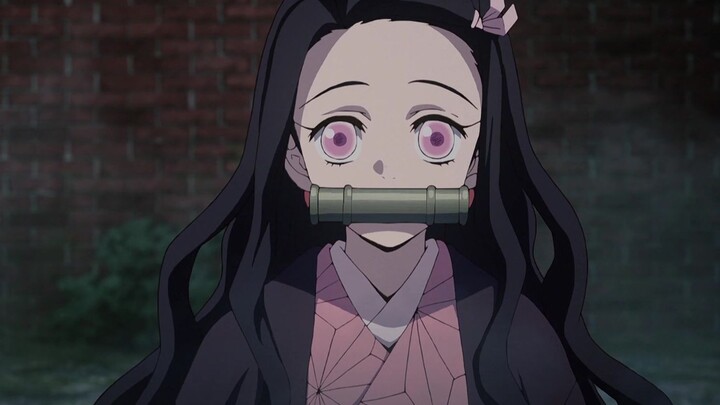 [Kimetsu no Yaiba] Nezuko yang menendang bola, semakin dia menendang, semakin kuat dia