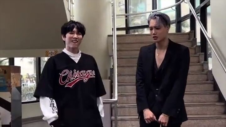 Kim Jong-woon × H.O.T. Jang Woo-hyuk's "FEEL IT" Dance Challenge