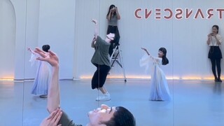 [Bai Xiaobai] Choreography class of "Half Life Snow" ~ Dance with your children