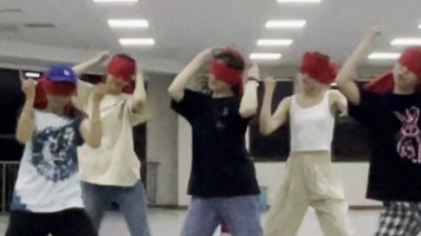 【LE SSERAFIM】Latest material: Unforgiven dance cover blindfold challenge