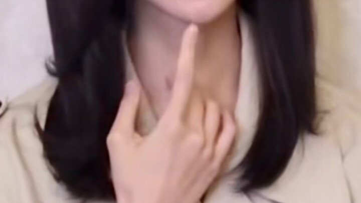 【Chen Duling】These beautiful hands have sharply defined knuckles, slender and elongated fingers, and