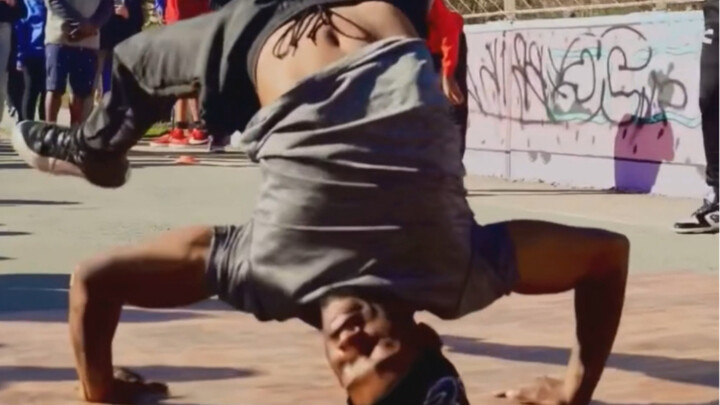 Vũ đạo đường phố đẳng cấp vương giả: Chàng trai có kỹ năng vượt trội, ngay màn chào sân đã khiến cả 