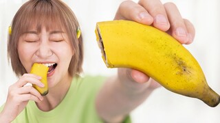 It's 2023, and there are still people who don't eat banana peels?!