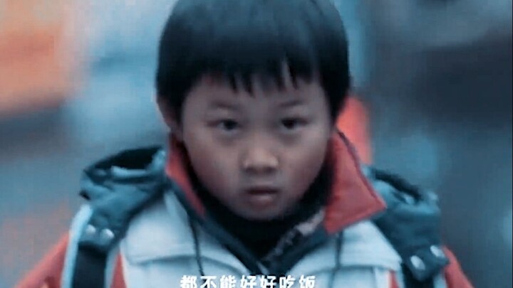 Seorang siswa SD rela mengeluarkan 500 yuan untuk menyewa seorang pelayan bar agar berpura-pura menj