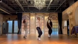 JENNIE最新舞蹈视频，四舍五入等于过年