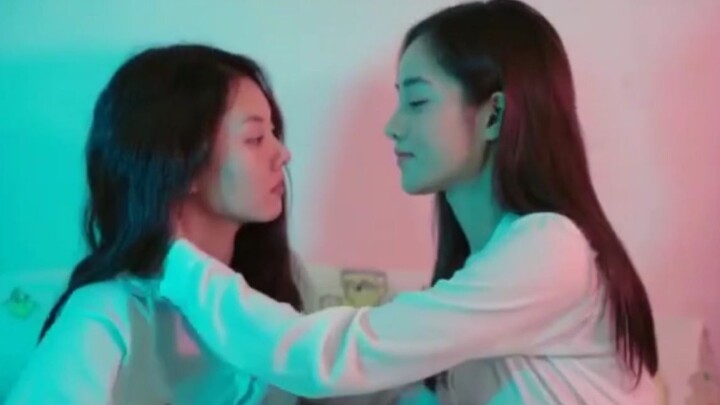 【Girlish】Two Girls Try Kissing