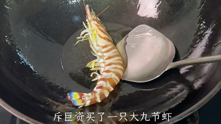 Một con tôm chín đốt làm 18 món ăn và một bát canh