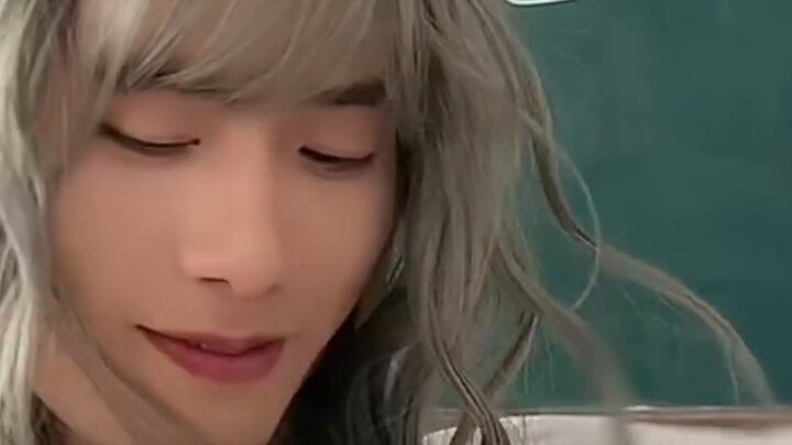 Trong lớp bạn có bạn nữ nào như thế này không?