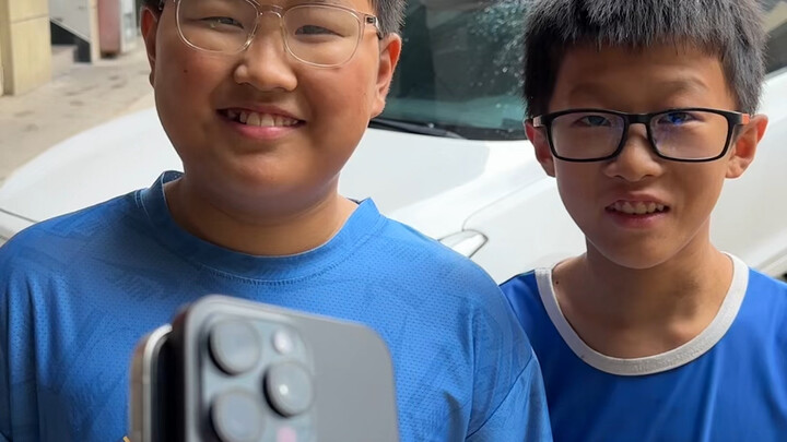 [Uncle Who Sells Phones] has posted a new video—come check it out!