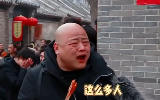 «الثانية اللي فاتت كنت مواطنًا، والثانية الجاية أصبحت عمدة»! الاحترافية المفاجئة ما تقدرش تحبس ضحكك!