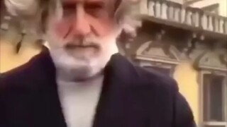 عندما أكبر في السن، سأرتدي أيضًا سترة واقية من الرياح لإظهار أسلوبي.